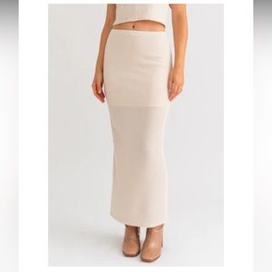 Cream knit skirt
